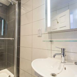 Twin Room Shower